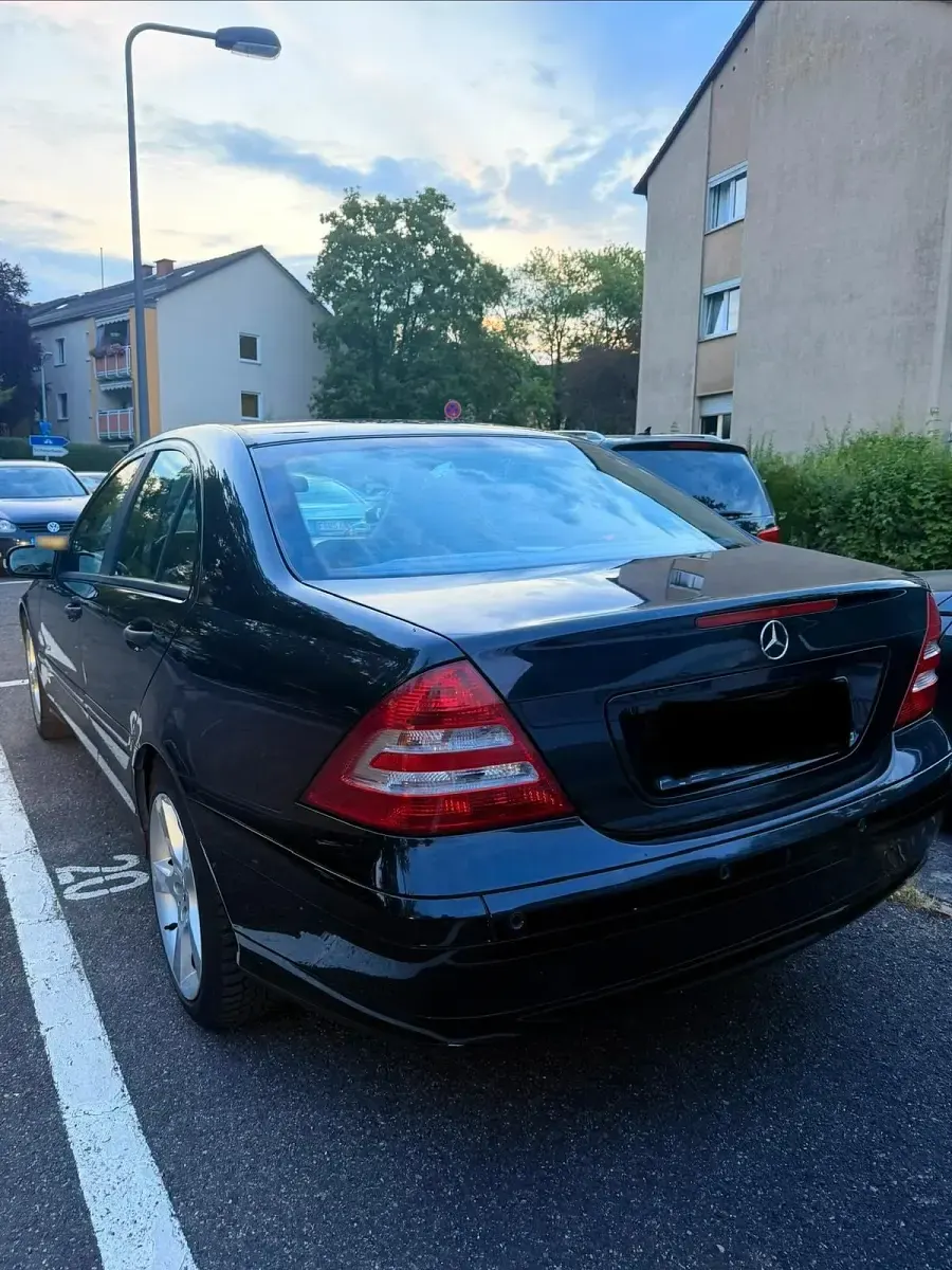 Gebraucht Mercedes C200 163 PS (119 kW) 2005 Schwarz Limousine