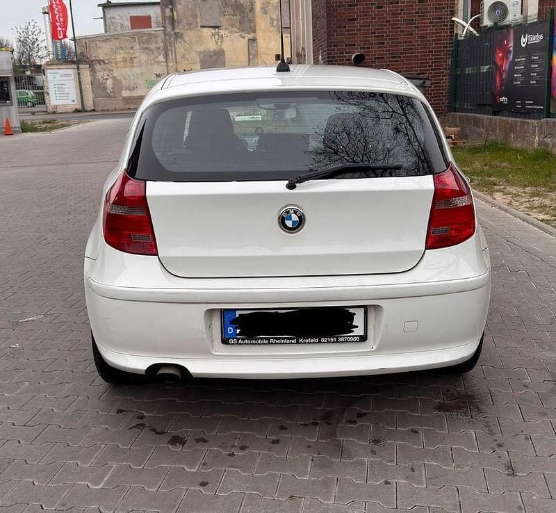 Gebraucht BMW 116 116 PS (85 kW) 2011 Weiß Kleinwagen