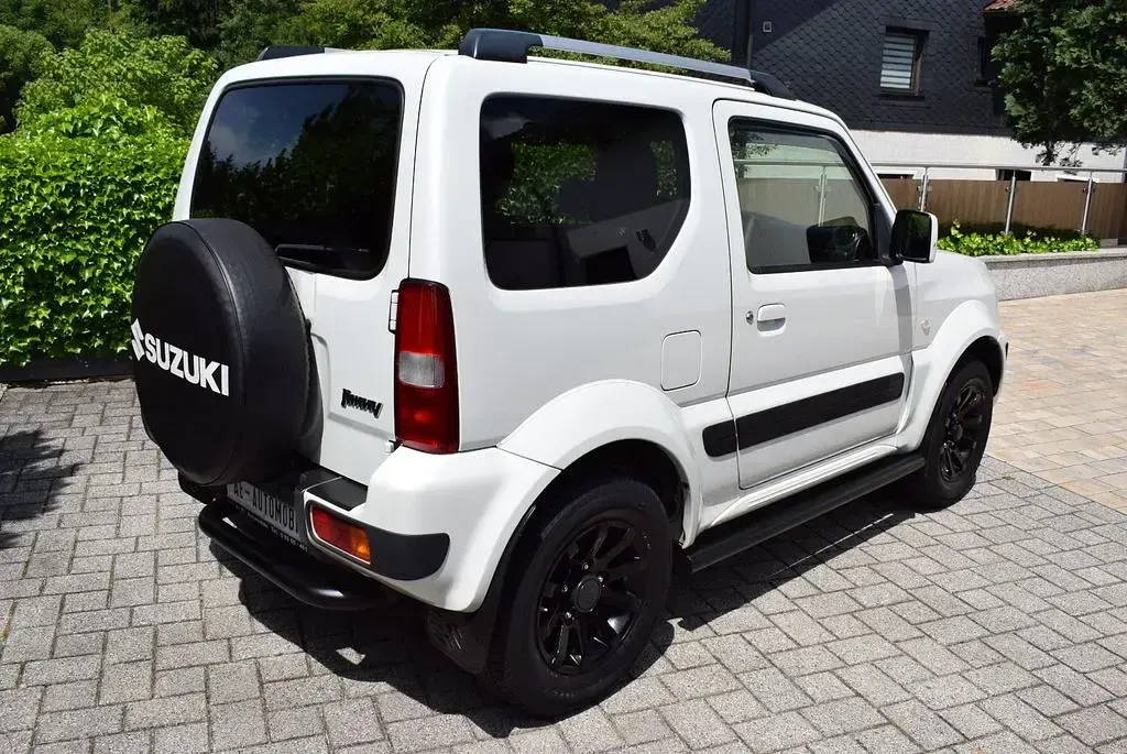 Gebraucht Suzuki Jimny Style 84 PS (61 kW) 2019 Pearl white SUV