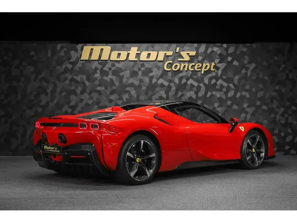 Gebraucht Ferrari SF90 999 PS (734 kW) 2025 Rot Cabrio