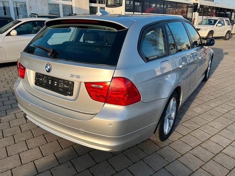 Second-hand BMW 318 Comfort Edition 143 CP (105 kW) 2010 Argintiu Berlinǎ