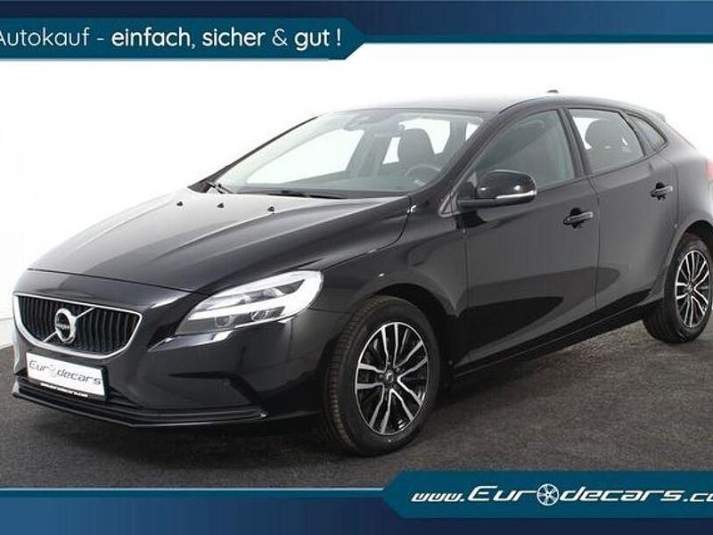 Schwarz Gebraucht 2019 Volvo V40 Kombi | 15.700 € (Fairer Preis) - Bild 1/4