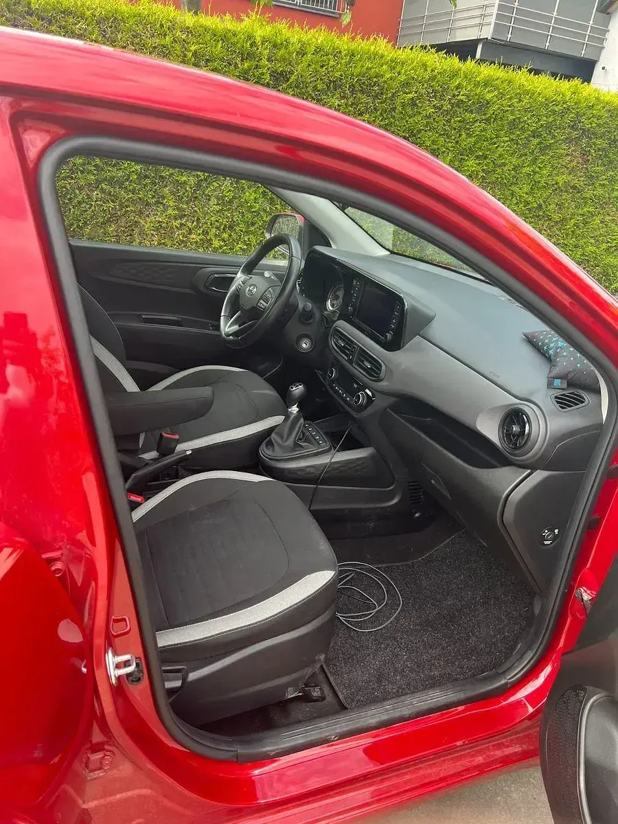 Gebraucht Hyundai i10 GO! 67 PS (49 kW) 2023 Rot Kleinwagen