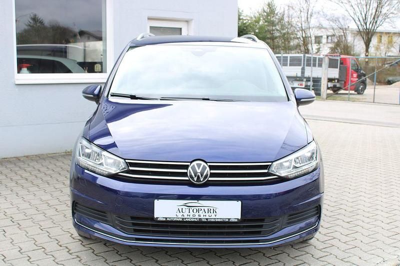 Gebraucht VW Touran Active 122 PS (89 kW) 2023 Blau Van / Kleinbus