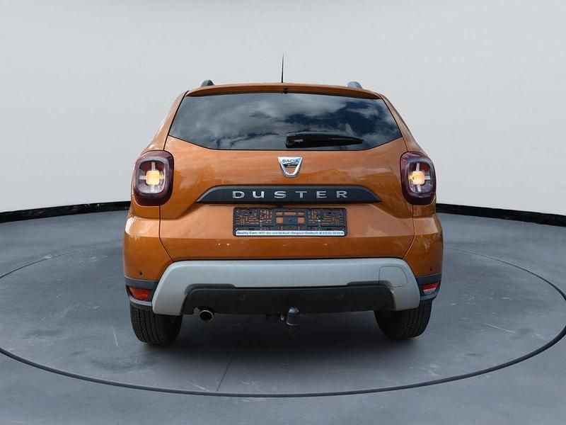 Gebraucht Dacia Duster Prestige 109 PS (80 kW) 2018 Orange SUV