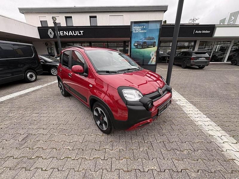 Gebraucht Fiat Panda Red 69 PS (50 kW) 2024 Rot Kleinwagen