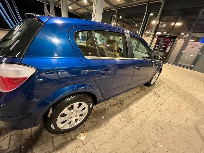 Gebraucht Opel Astra 105 PS (77 kW) 2004 Blau Kleinwagen
