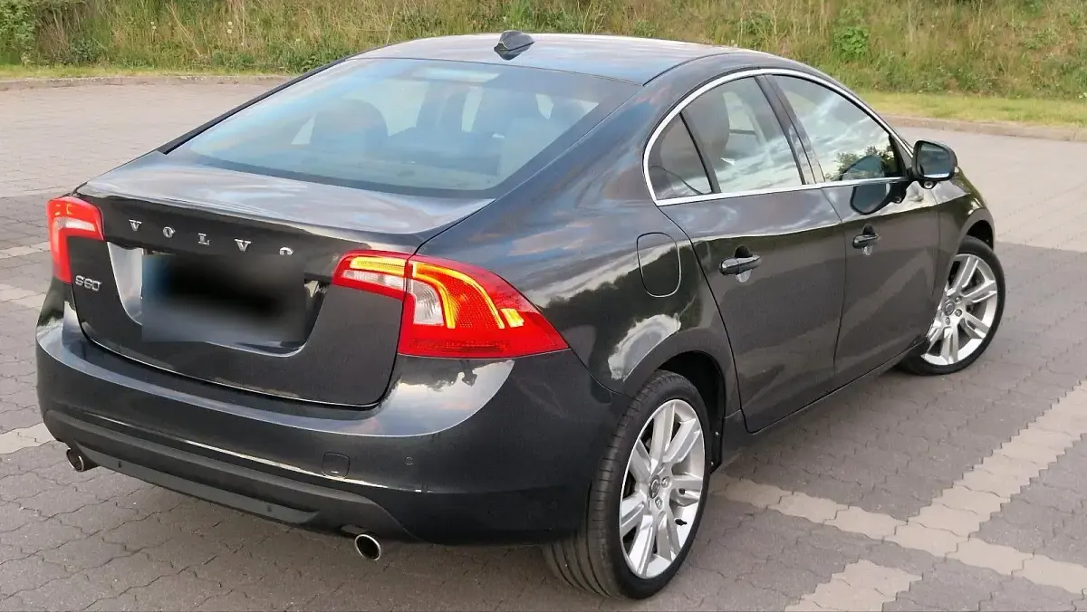 Gebraucht Volvo S60 Summum 215 PS (158 kW) 2012 Grau Limousine