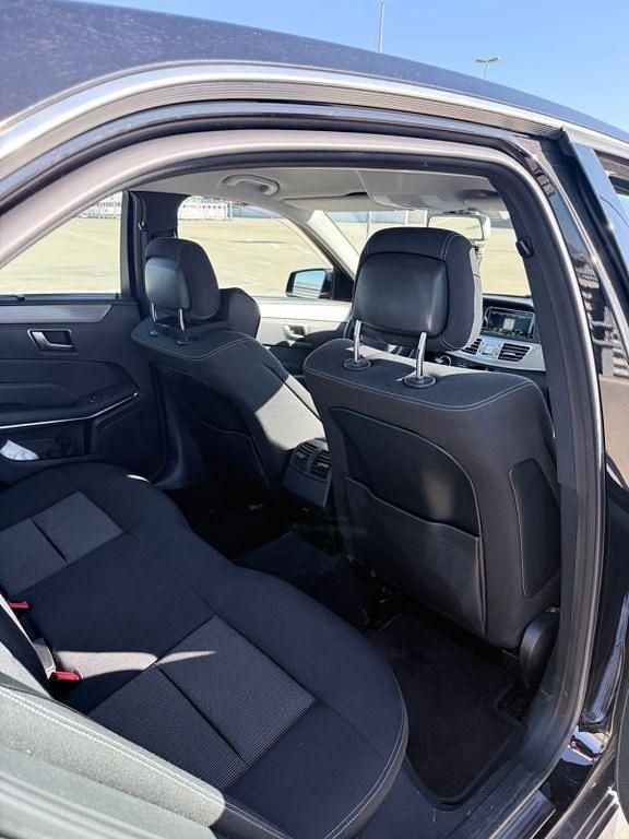 Gebraucht Mercedes E220 Edition 170 PS (125 kW) 2014 Schwarz Limousine