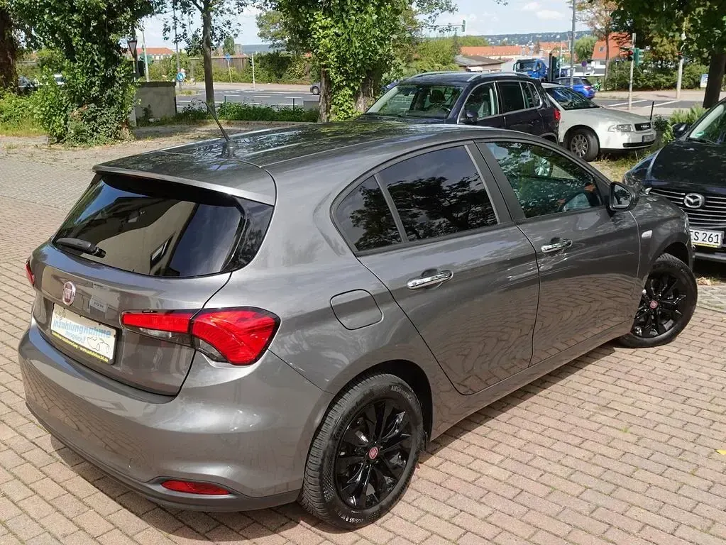 Gebraucht Fiat Tipo 95 PS (69 kW) 2017 Grau Limousine