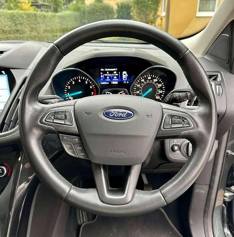 Gebraucht Ford Kuga 182 PS (133 kW) 2017 Grün SUV