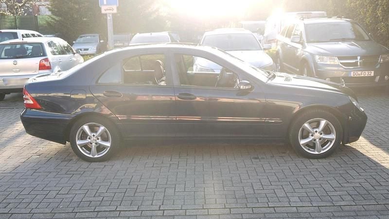 Gebraucht Mercedes C240 172 PS (126 kW) 2005 Andere farben Limousine