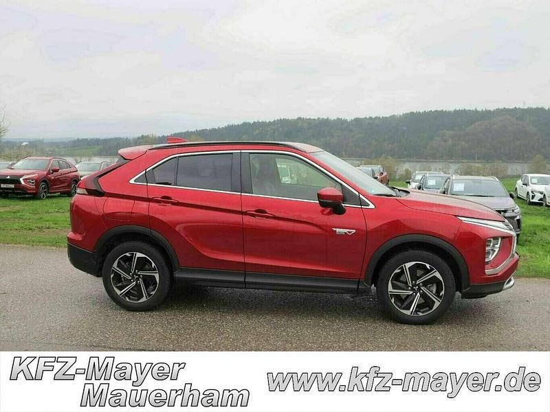 Gebraucht Mitsubishi Eclipse Cross Plus 188 PS (138 kW) 2022 Dynamic rot SUV