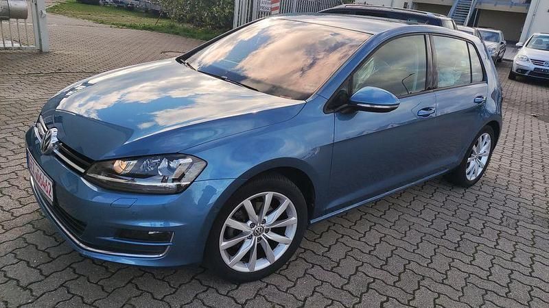 Blau Gebraucht 2016 VW Golf VII Highline Limousine | 17.500 € (Fairer Preis) - Bild 1/4