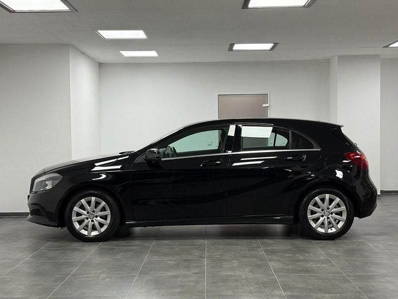 Gebraucht Mercedes A180 122 PS (89 kW) 2016 Schwarz Limousine
