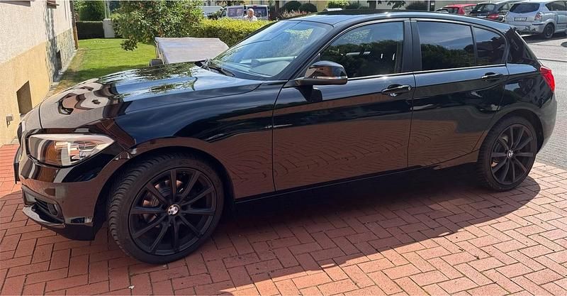 Schwarz Gebraucht 2016 BMW 116 Kleinwagen | 10.800 € - Bild 1/4