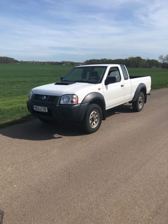 Weiß Gebraucht 2008 Nissan Navara Abholung | 8.499 € - Bild 1/4