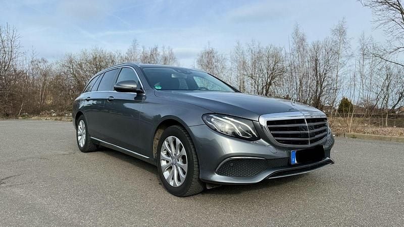 Gebraucht Mercedes E220 Exclusive 194 PS (142 kW) 2016 Grau Kombi