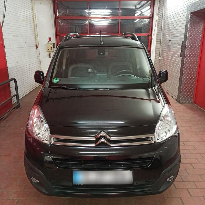Gebraucht Citroën Berlingo XTR 99 PS (72 kW) 2016 Schwarz Van / Kleinbus
