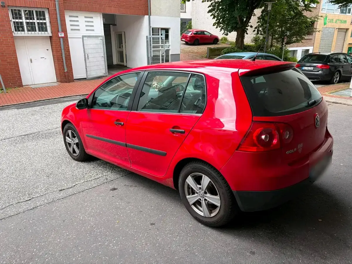 Gebraucht VW Golf V 105 PS (77 kW) 2007 Rot Kleinwagen