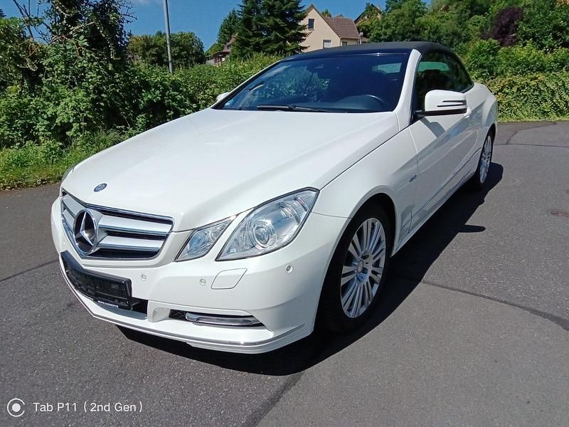 Gebraucht Mercedes E200 184 PS (135 kW) 2011 Weiß Cabrio