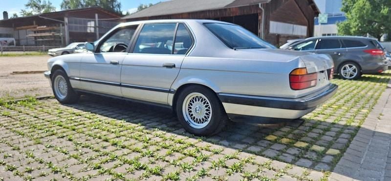 Gebraucht BMW 750L 299 PS (219 kW) 1991 Silber Limousine