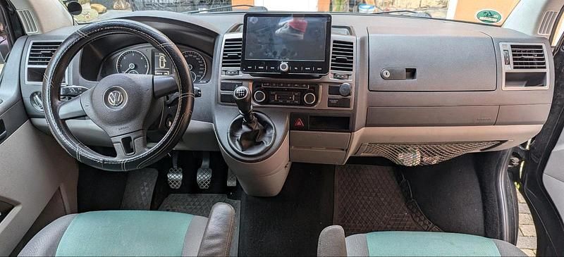 Gebraucht VW Caravelle 140 PS (102 kW) 2012 Schwarz Van / Kleinbus