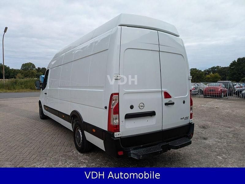 Gebraucht Opel Movano 131 PS (96 kW) 2017 Weiß Van / Kleinbus
