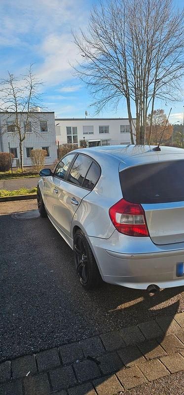 Gebraucht BMW 118 122 PS (89 kW) 2007 Silber Kleinwagen