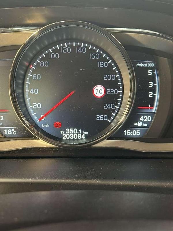 Gebraucht Volvo V60 Momentum 181 PS (133 kW) 2015 Schwarz Kombi