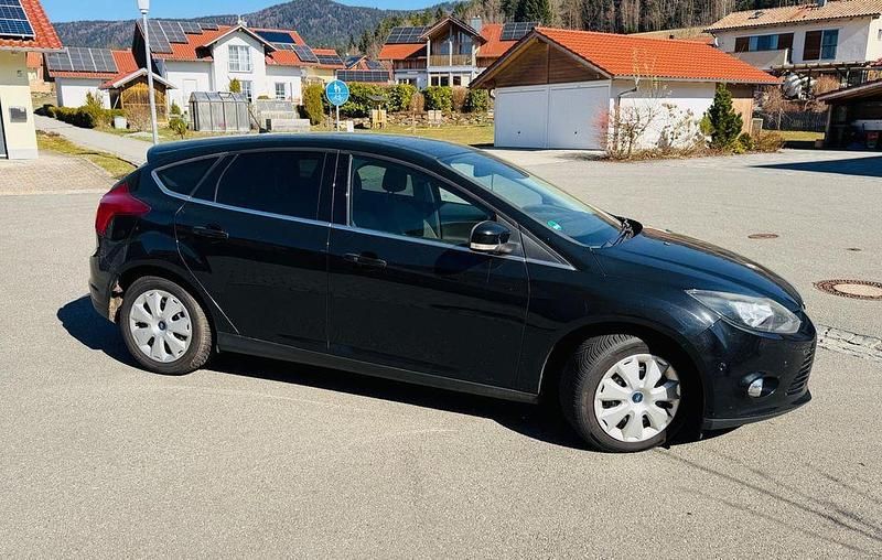 Gebraucht Ford Focus Titanium 150 PS (110 kW) 2014 Schwarz Limousine