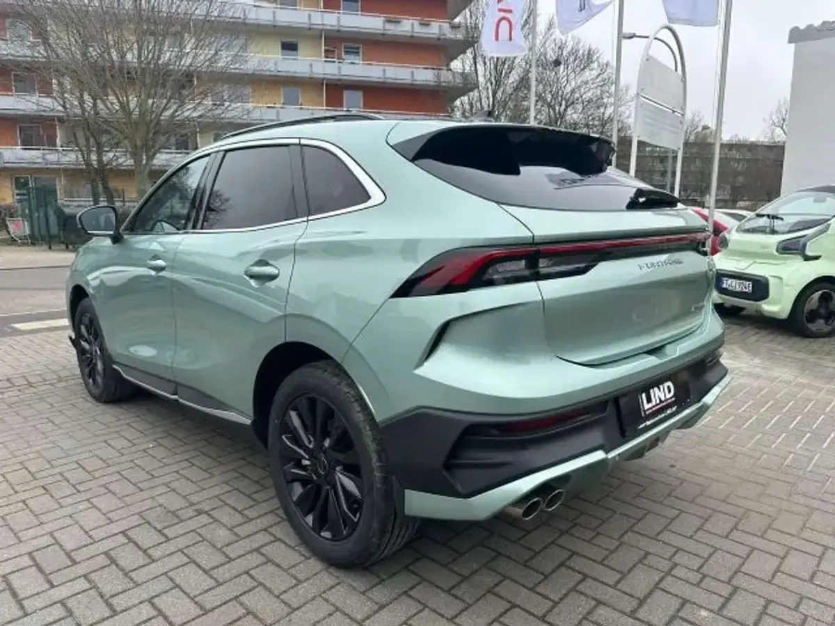Neu DFSK Forthing 5 177 PS (130 kW) 2026 M4 grün SUV