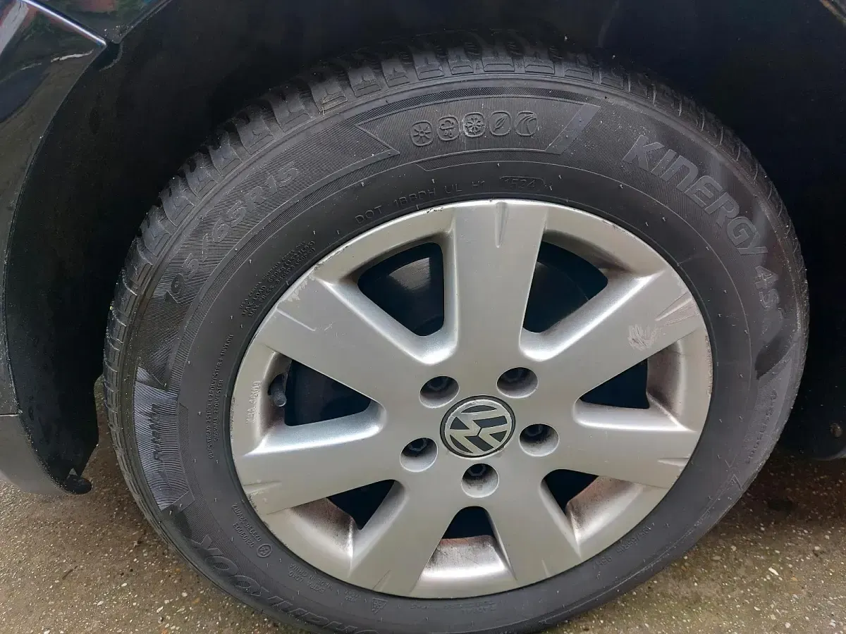 Używany VW Touran 105 KM (77 kW) 2006 Czarny Minivan