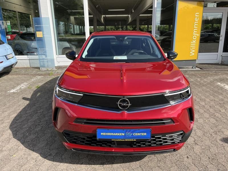 Lackierung rot rubi/typ aussen Gebraucht 2023 Opel Mokka Enjoy SUV | 18.495 € (Fairer Preis) - Bild 1/4
