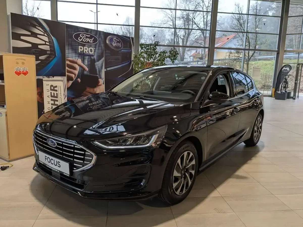 Gebraucht Ford Focus Titanium 155 PS (114 kW) 2026 Agate black metallic Limousine