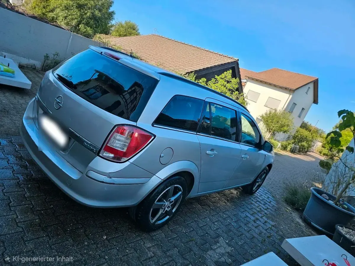 Gebraucht Opel Astra 110 PS (80 kW) 2010 Silber Kombi