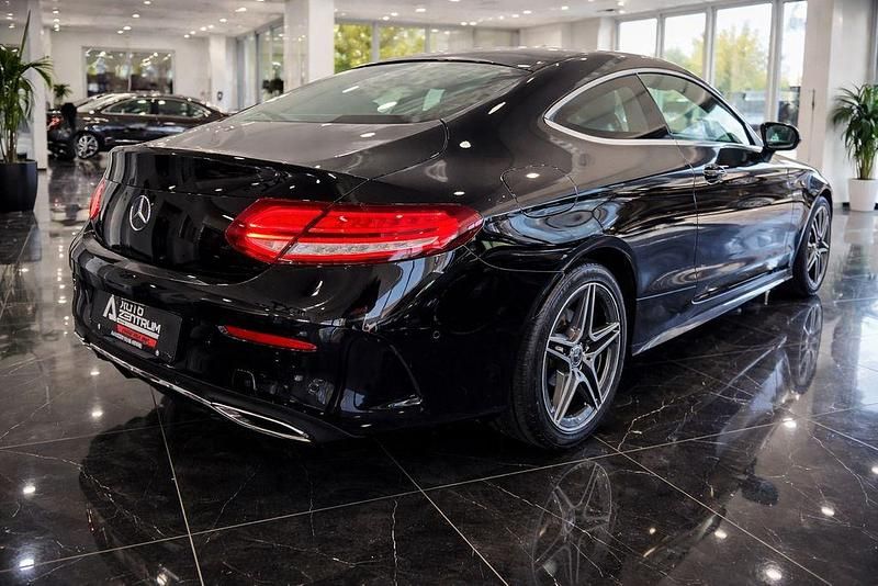 Gebraucht Mercedes C180 AMG line 156 PS (114 kW) 2021 Schwarz Coupé