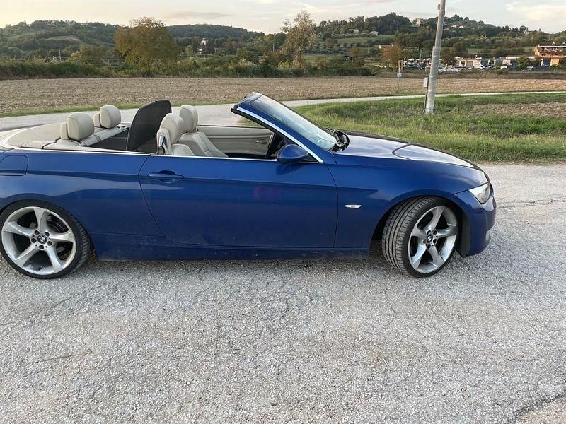 Gebraucht BMW 325 Cabriolet Performance 218 PS (160 kW) 2008 Blau Cabrio