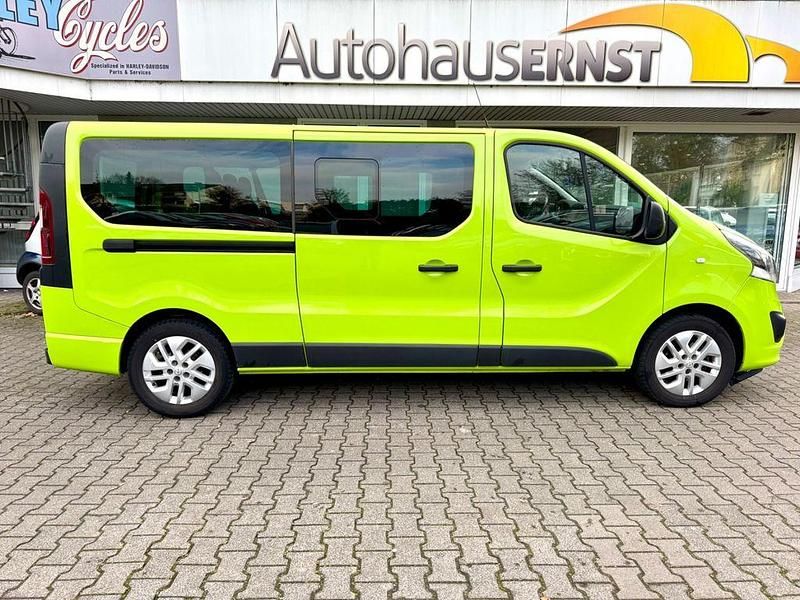 Gebraucht Opel Vivaro 145 PS (106 kW) 2017 Grün Van / Kleinbus