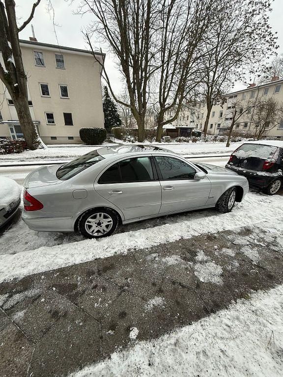 Gebraucht Mercedes E280 Elegance 190 PS (139 kW) 2006 Grau Limousine