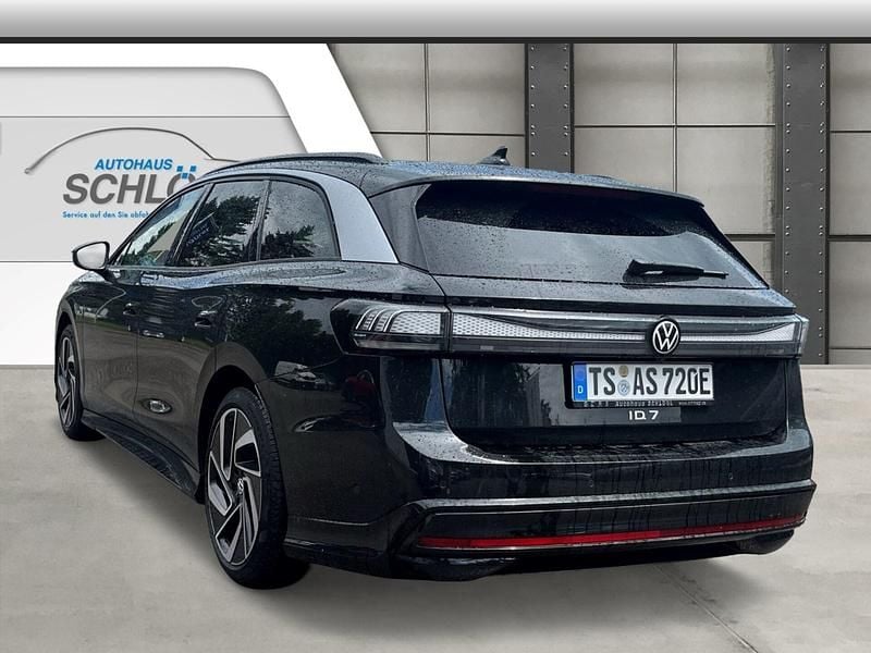 Gebraucht VW ID.7 Pro 210 kW (286 PS) 2024 Grenadillschwarz metallic Kombi