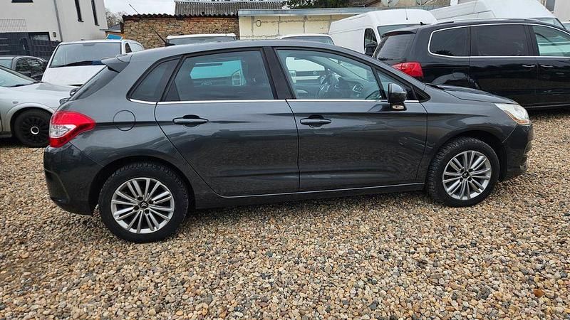 Gebraucht Citroën C4 Attraction 120 PS (88 kW) 2011 Grau Limousine