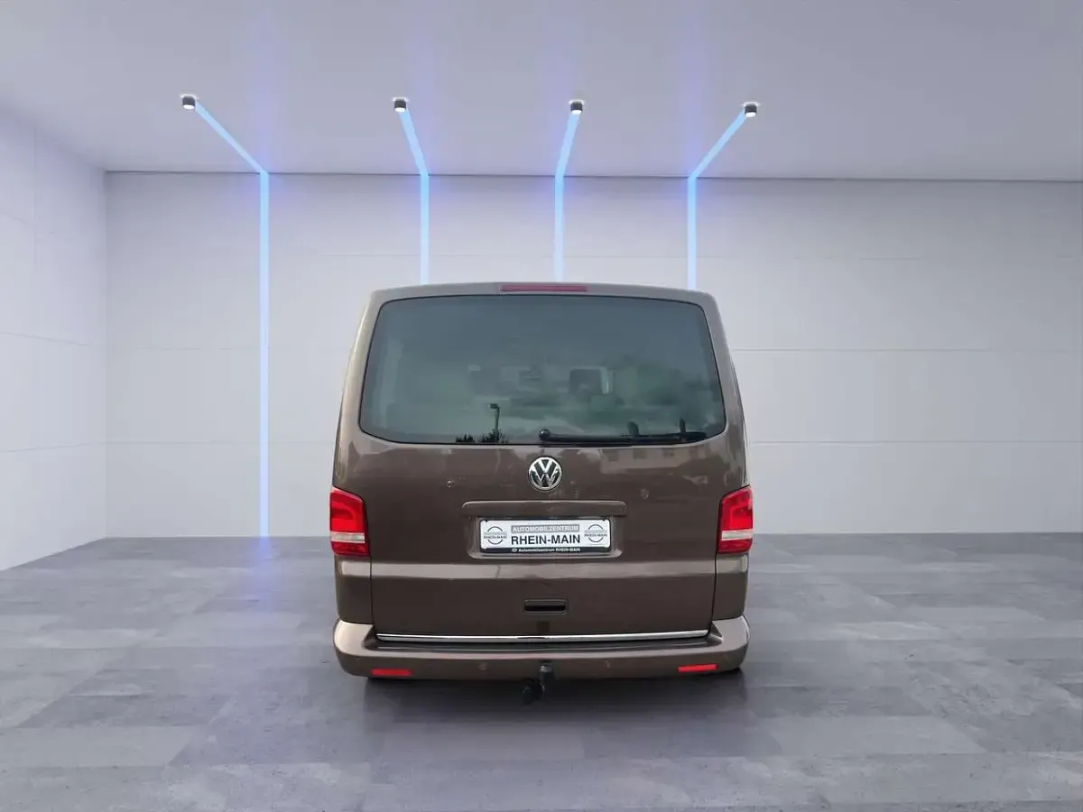 Gebraucht VW Multivan Highline 140 PS (102 kW) 2011 Braun Van / Kleinbus