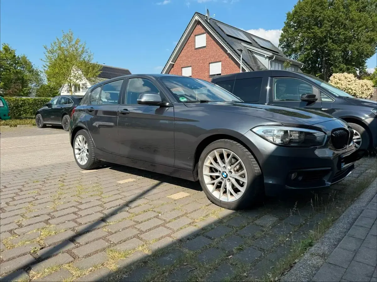 Gebraucht BMW 118 150 PS (110 kW) 2017 Grau Kleinwagen