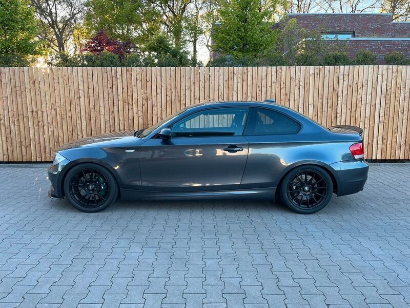 Gebraucht BMW 135 Performance 419 PS (308 kW) 2008 Grau Kleinwagen
