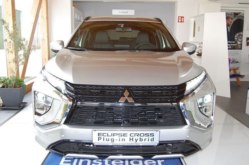 Nowe Mitsubishi Eclipse Cross Plus 98 KM (72 kW) 2025 Srebrny SUV