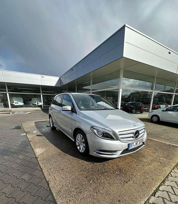 Gebraucht Mercedes B180 109 PS (80 kW) 2013 Van / Kleinbus
