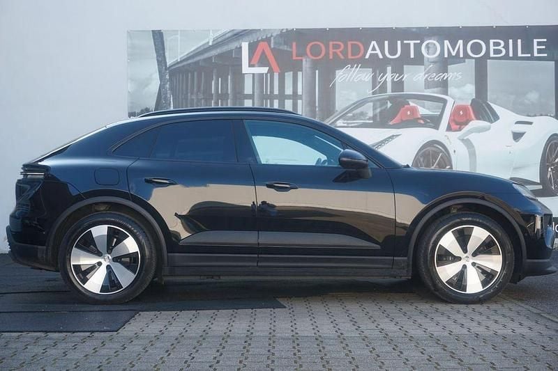 Gebraucht Porsche Macan 4 Electric Basis 264 kW (360 PS) 2025 Schwarz SUV