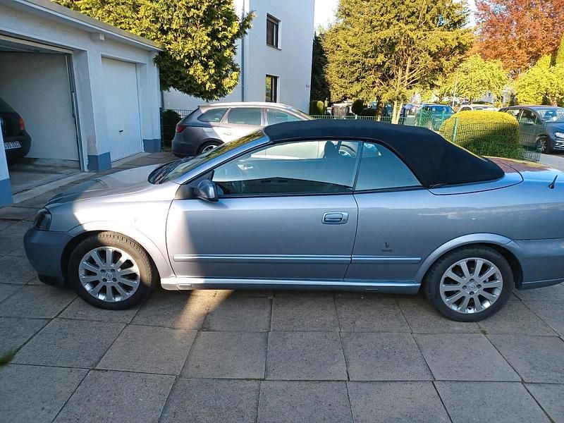 Gebraucht 2005 Opel Astra Cabriolet Cabrio | 4.055 € (Teuer) - Bild 1/4