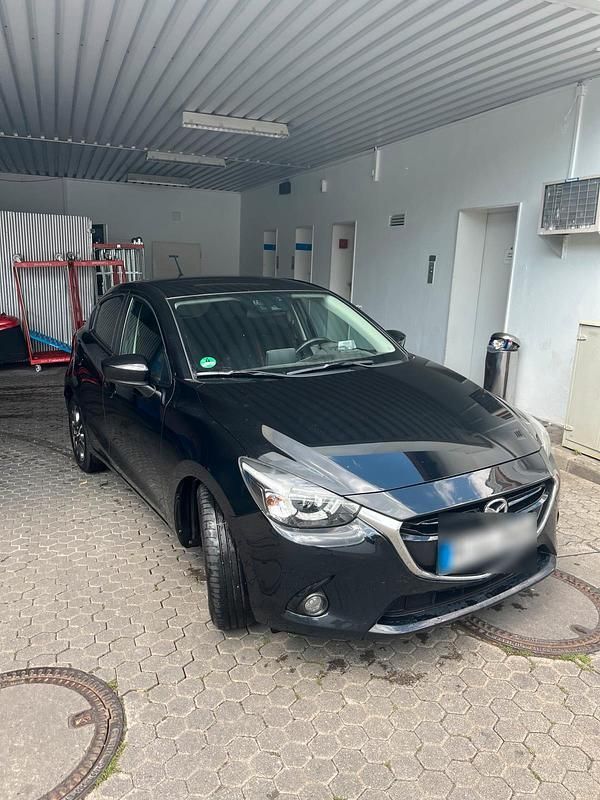 Gebraucht Mazda 2 90 PS (66 kW) 2015 Schwarz Kleinwagen